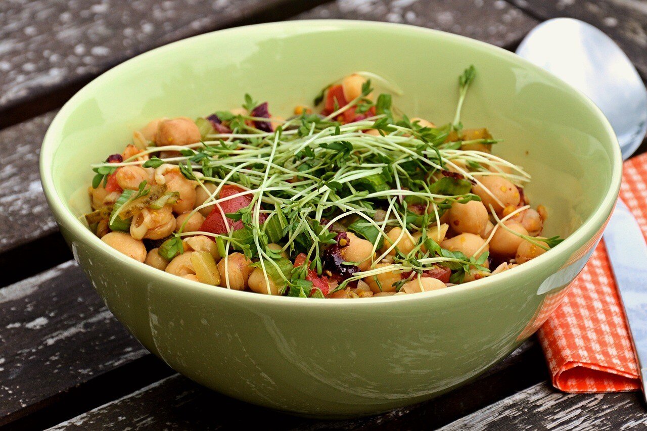 bowl of chickpeas for gut supporting nutrients